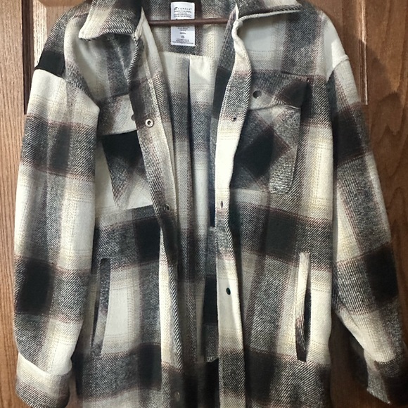 Oversized Shacket - Picture 1 of 4